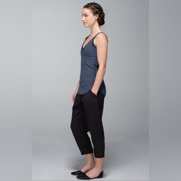 Lululemon - Mudra Tank Top Heather Blue NWT sz 6 (reversible) - Picture 2 of 8